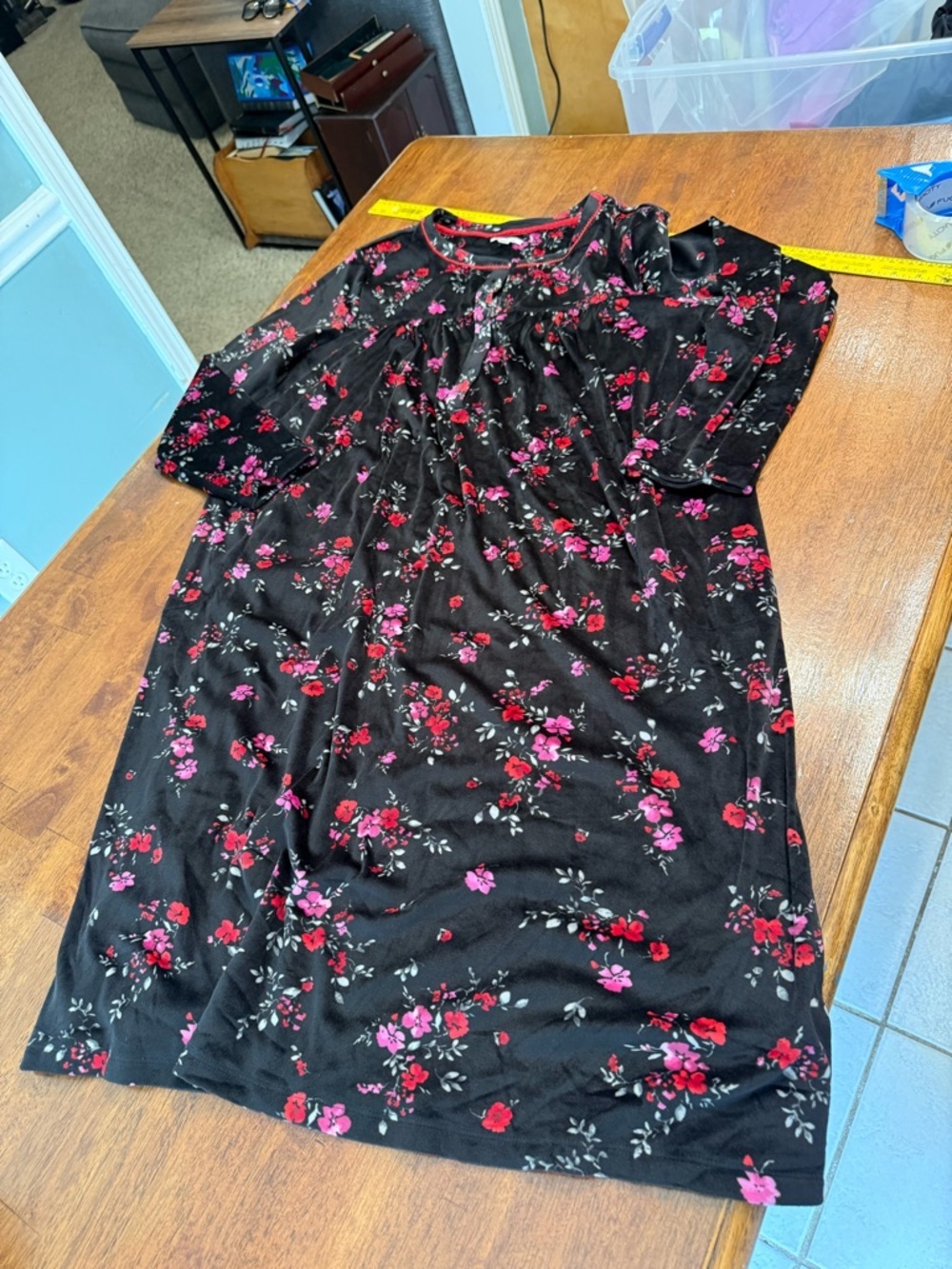 Aria Collection Black Floral Long-Sleeve Nightgown Pink & Red Flowers SO SOFT